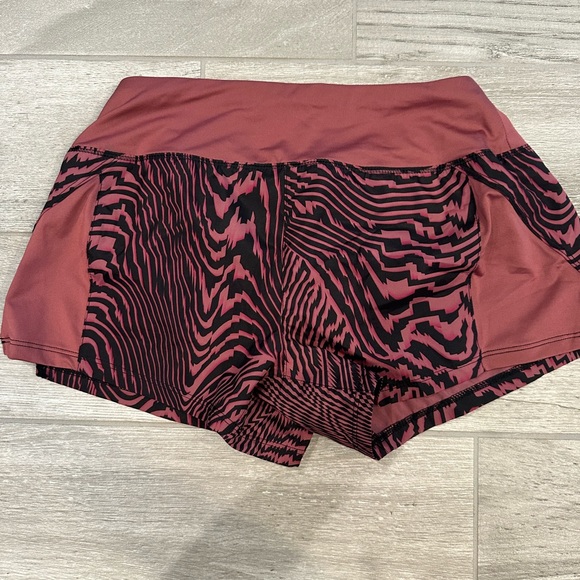 Nike Size XS Dusty Wine Dri-Fit Track Zebra Striped shorts - Picture 2 of 3